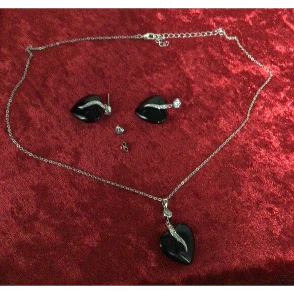 Black Heart Pendant Necklace & Earrings Set With Rhinestone Accents Silver Chain - Picture 5 of 6
